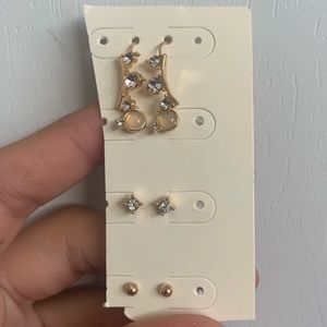 New studded earrings set of 4 very cute different pairs.
